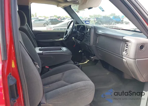 2004 Chevrolet Silverado 1500 Ls z USA, uszkodzony, nr VIN 2GCEC19V841124061